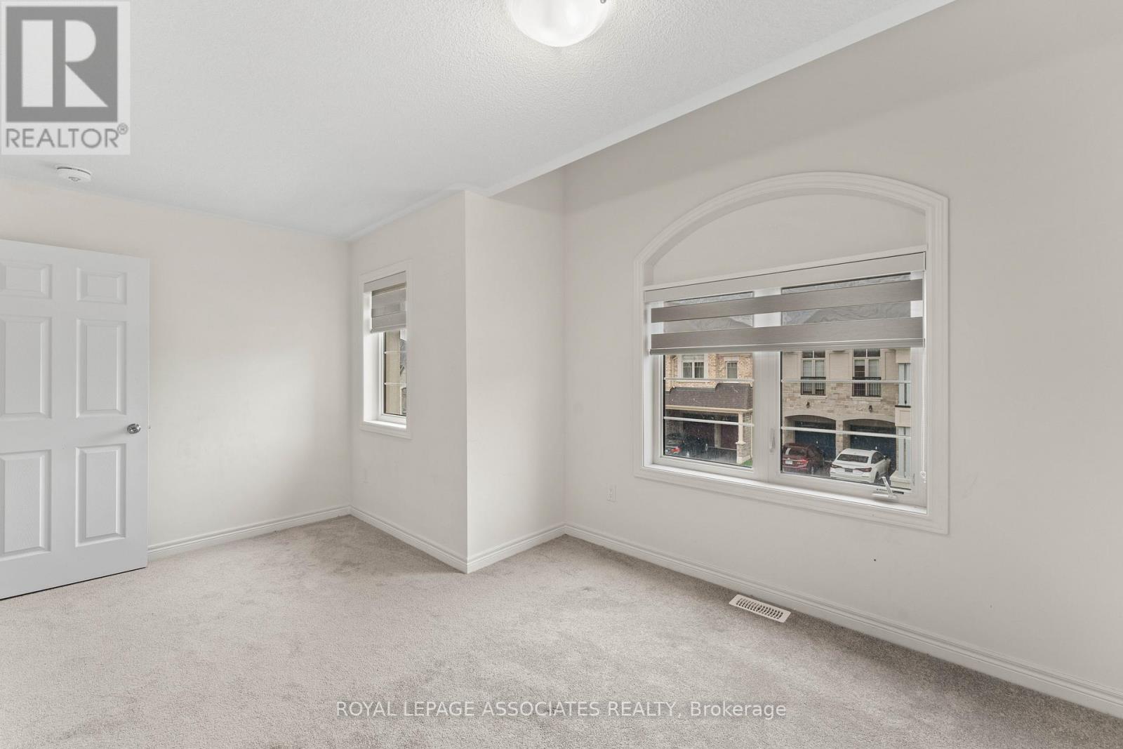 3909 Koenig Road E, Burlington, Ontario  L7M 0Z9 - Photo 35 - W12893286