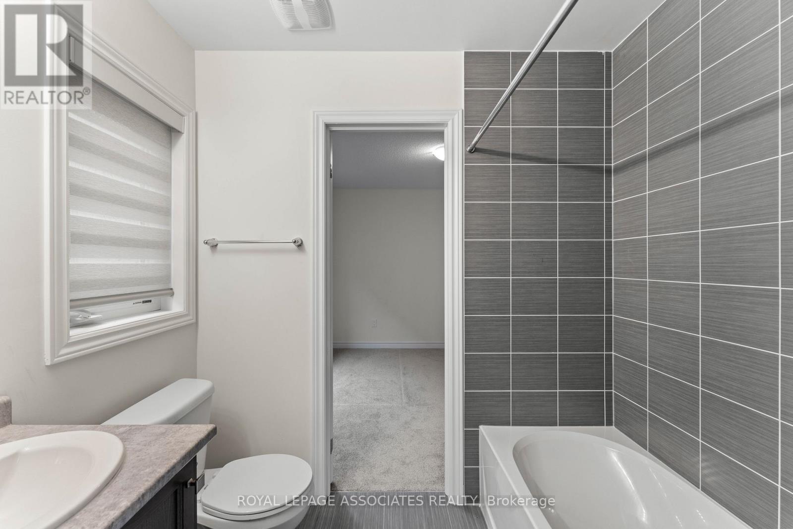 3909 Koenig Road E, Burlington, Ontario  L7M 0Z9 - Photo 36 - W12893286