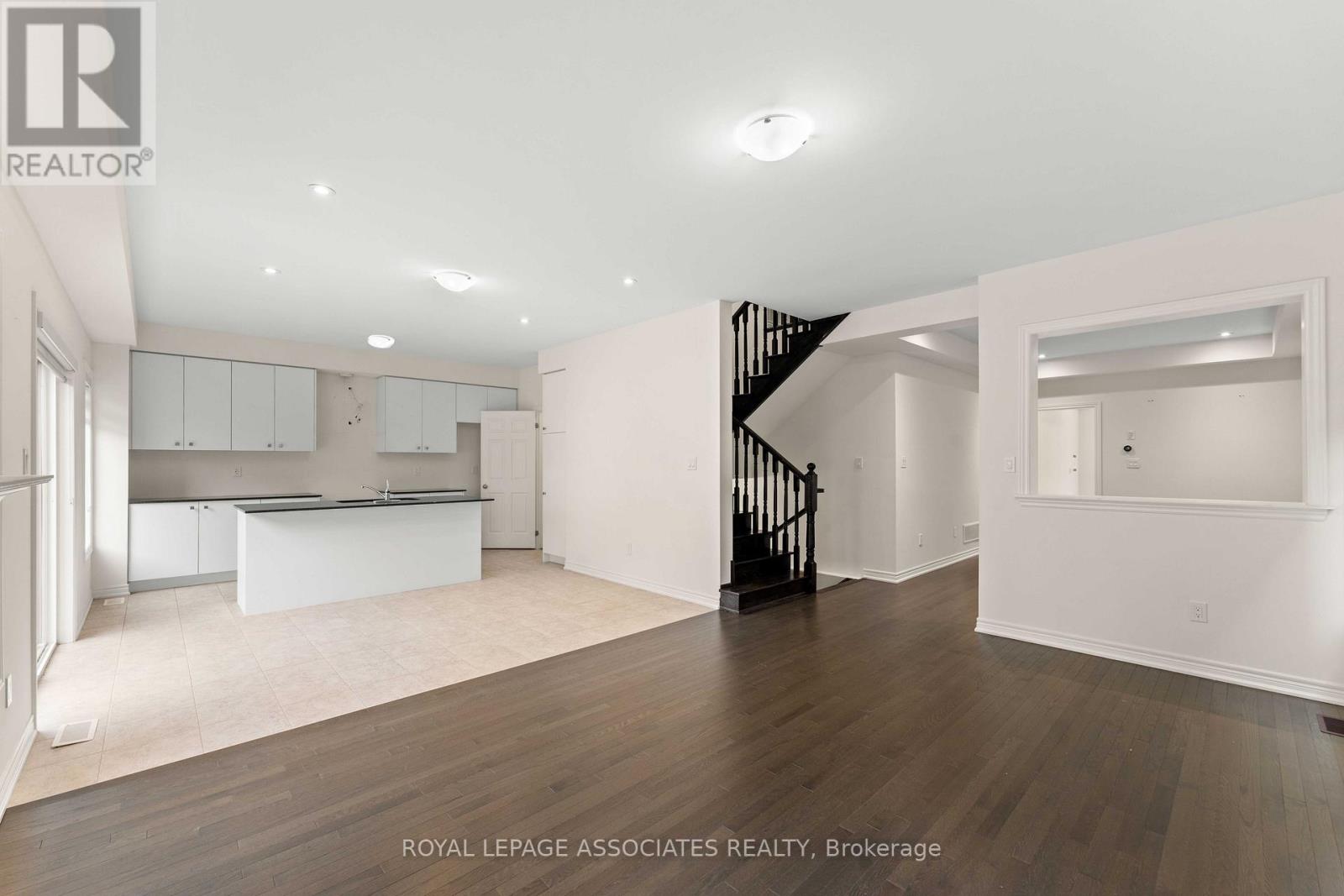 3909 Koenig Road E, Burlington, Ontario  L7M 0Z9 - Photo 7 - W12893286