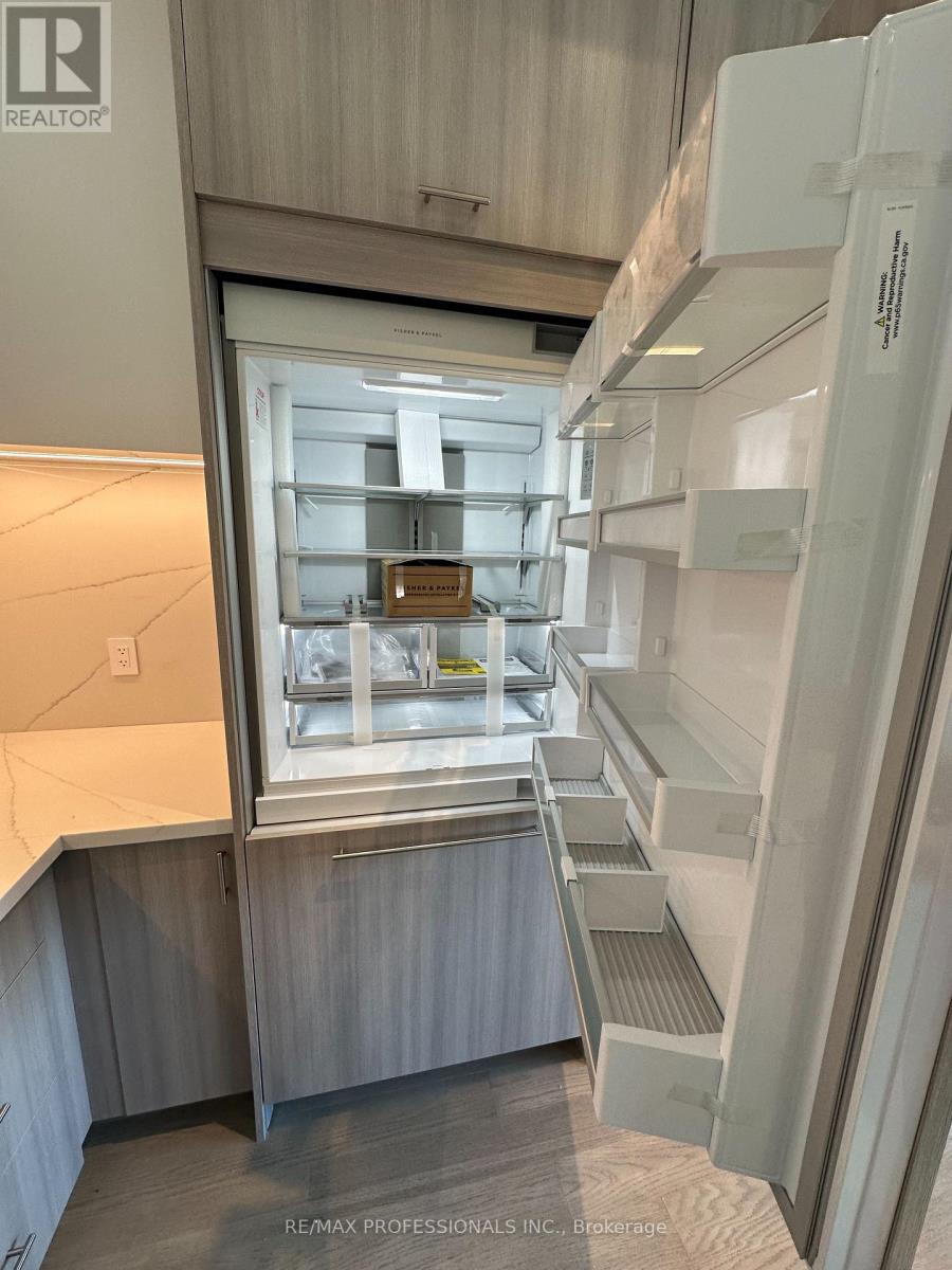 410 - 123 Maurice Drive, Oakville, Ontario  L6K 2W6 - Photo 6 - W12893300