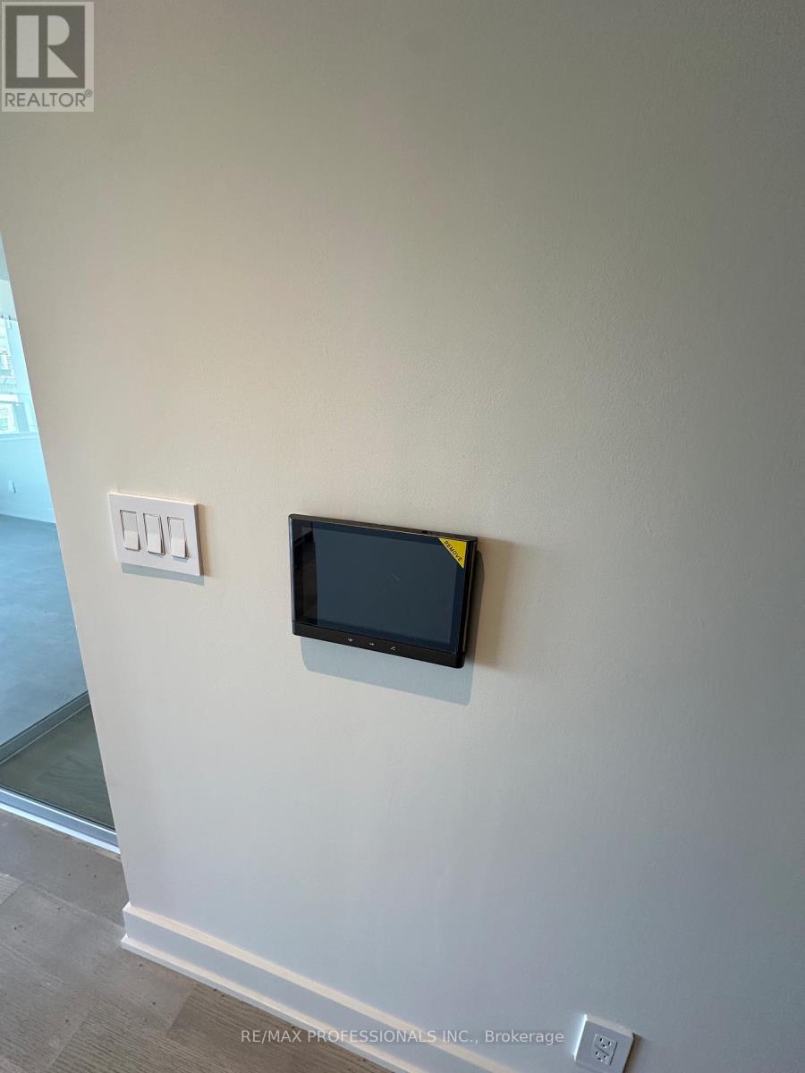 410 - 123 Maurice Drive, Oakville, Ontario  L6K 2W6 - Photo 8 - W12893300