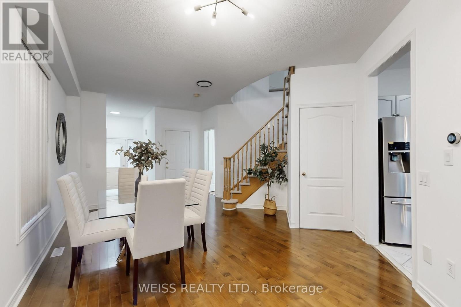 942 Khan Crescent, Mississauga, Ontario  L5V 2P7 - Photo 13 - W12893304