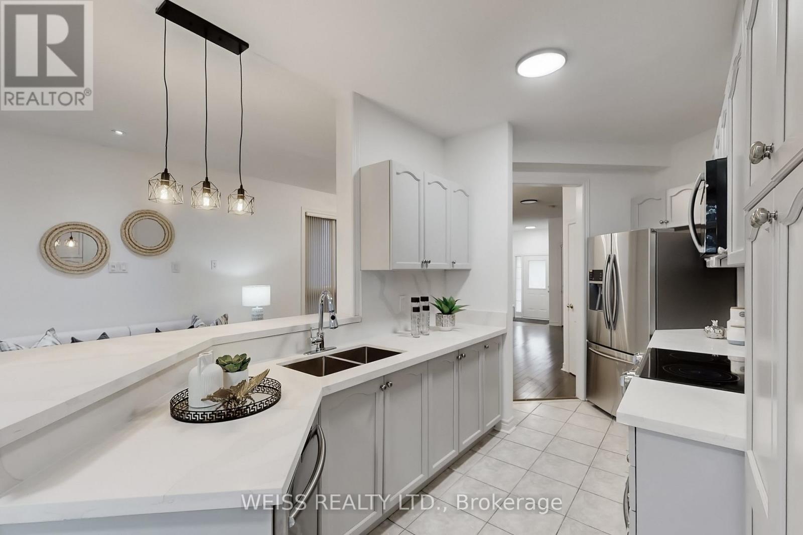 942 Khan Crescent, Mississauga, Ontario  L5V 2P7 - Photo 15 - W12893304