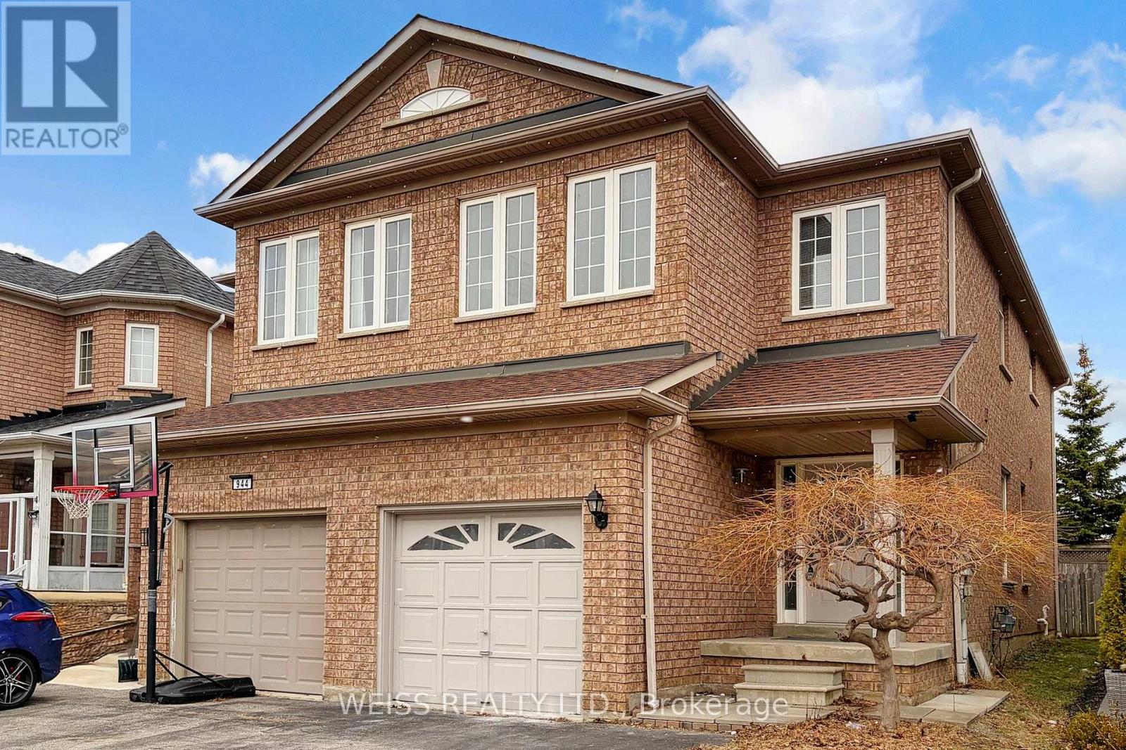942 Khan Crescent, Mississauga, Ontario  L5V 2P7 - Photo 2 - W12893304
