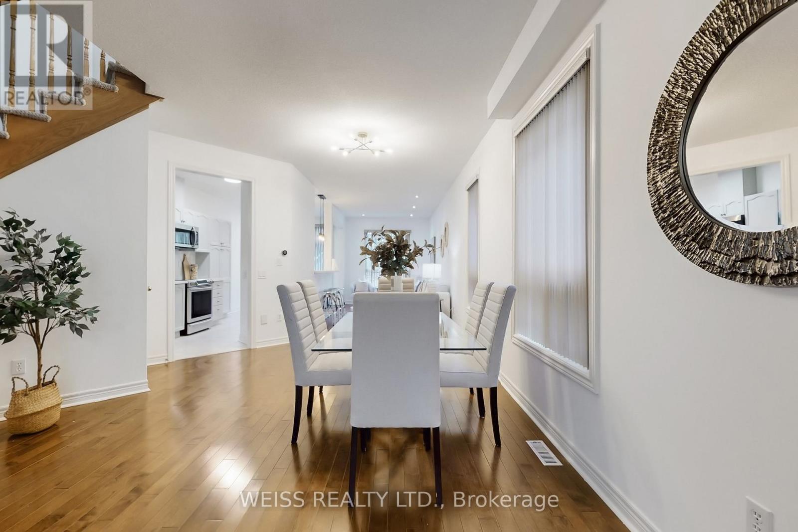 942 Khan Crescent, Mississauga, Ontario  L5V 2P7 - Photo 9 - W12893304