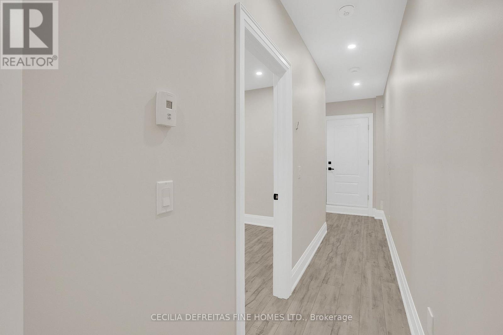 70 Haverson Boulevard, Toronto, Ontario  M6M 3J9 - Photo 11 - W12893362