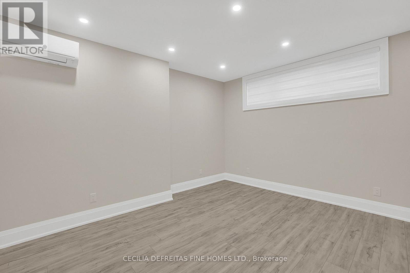 70 Haverson Boulevard, Toronto, Ontario  M6M 3J9 - Photo 17 - W12893362