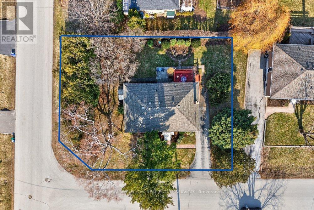 387 Walton Street, Oakville, Ontario  L6K 1R7 - Photo 2 - W12893372