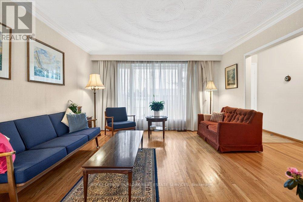 387 Walton Street, Oakville, Ontario  L6K 1R7 - Photo 9 - W12893372