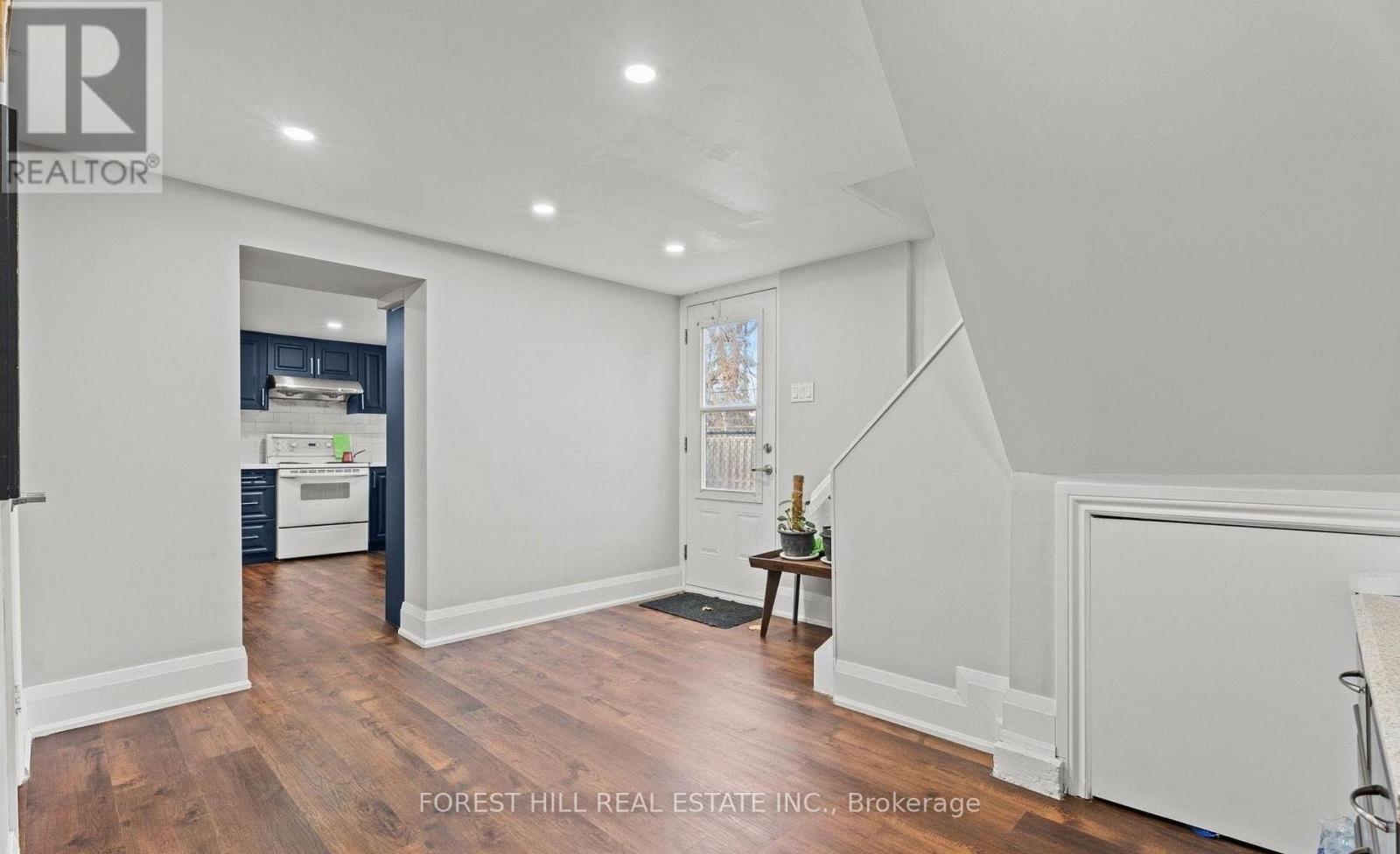 Bsmt - 7 Isherwood Court, Mississauga, Ontario  L5M 1E6 - Photo 3 - W12893378