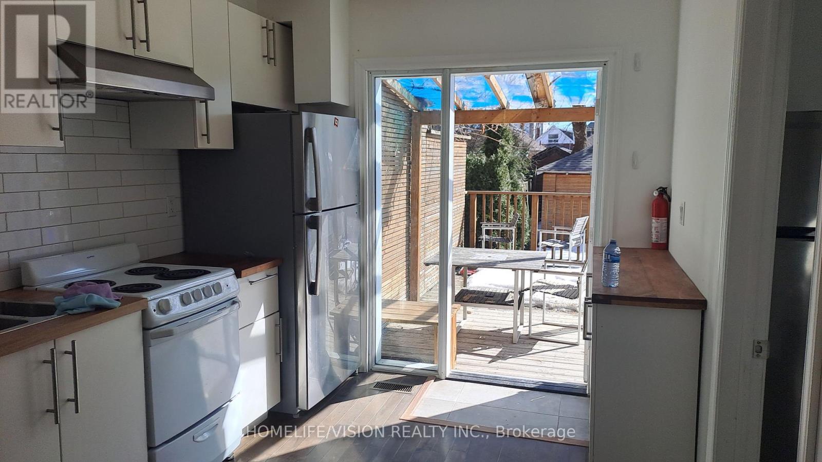 Main - 143 Belgravia Avenue, Toronto, Ontario  M6E 2M6 - Photo 5 - W12893424