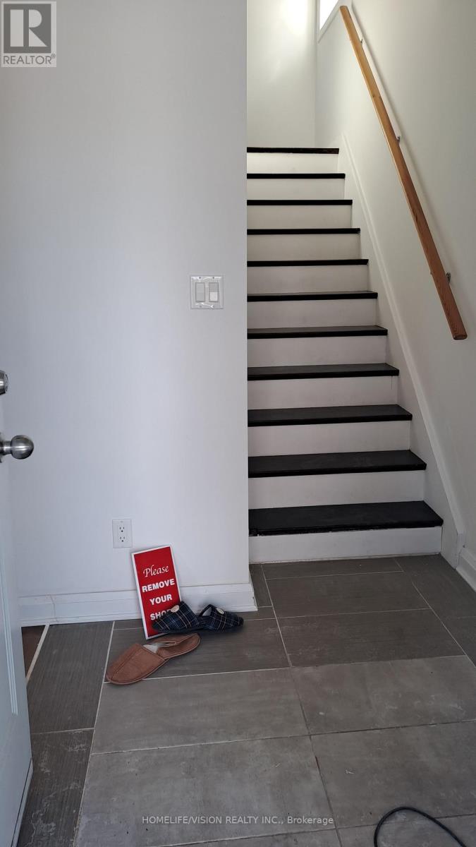 Main - 143 Belgravia Avenue, Toronto, Ontario  M6E 2M6 - Photo 9 - W12893424