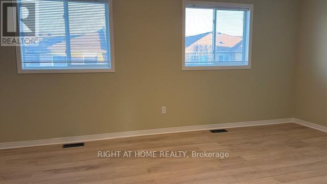 3910 Stardust Drive, Mississauga, Ontario  L5M 8A6 - Photo 12 - W12893452