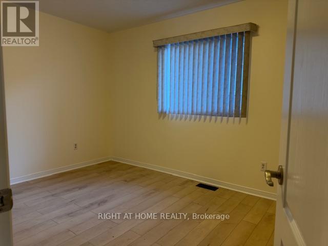 3910 Stardust Drive, Mississauga, Ontario  L5M 8A6 - Photo 15 - W12893452