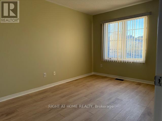 3910 Stardust Drive, Mississauga, Ontario  L5M 8A6 - Photo 16 - W12893452