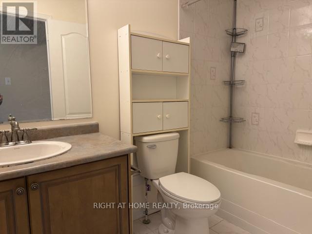 3910 Stardust Drive, Mississauga, Ontario  L5M 8A6 - Photo 18 - W12893452