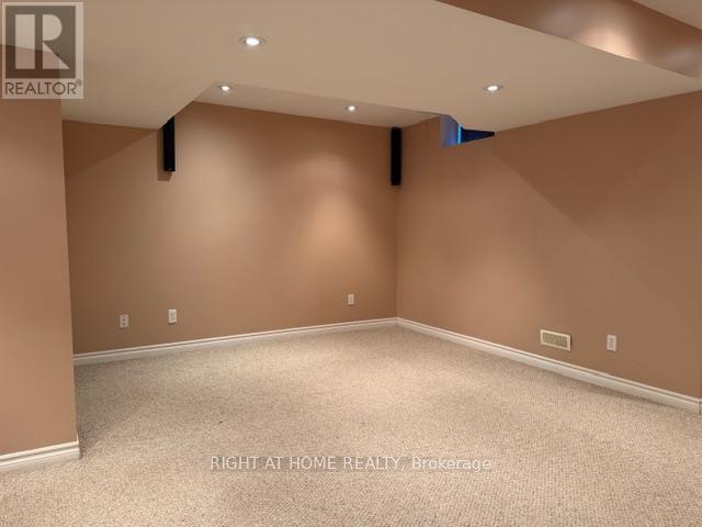 3910 Stardust Drive, Mississauga, Ontario  L5M 8A6 - Photo 23 - W12893452