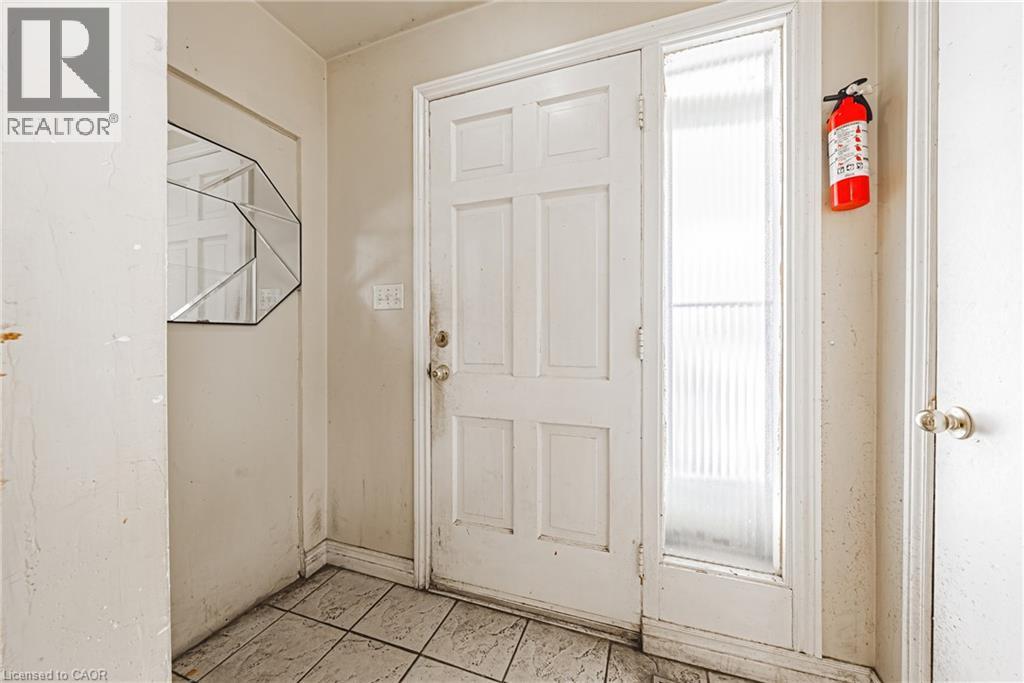 71 Hoover Crescent, Hamilton, Ontario  L9A 3H2 - Photo 2 - 40812764