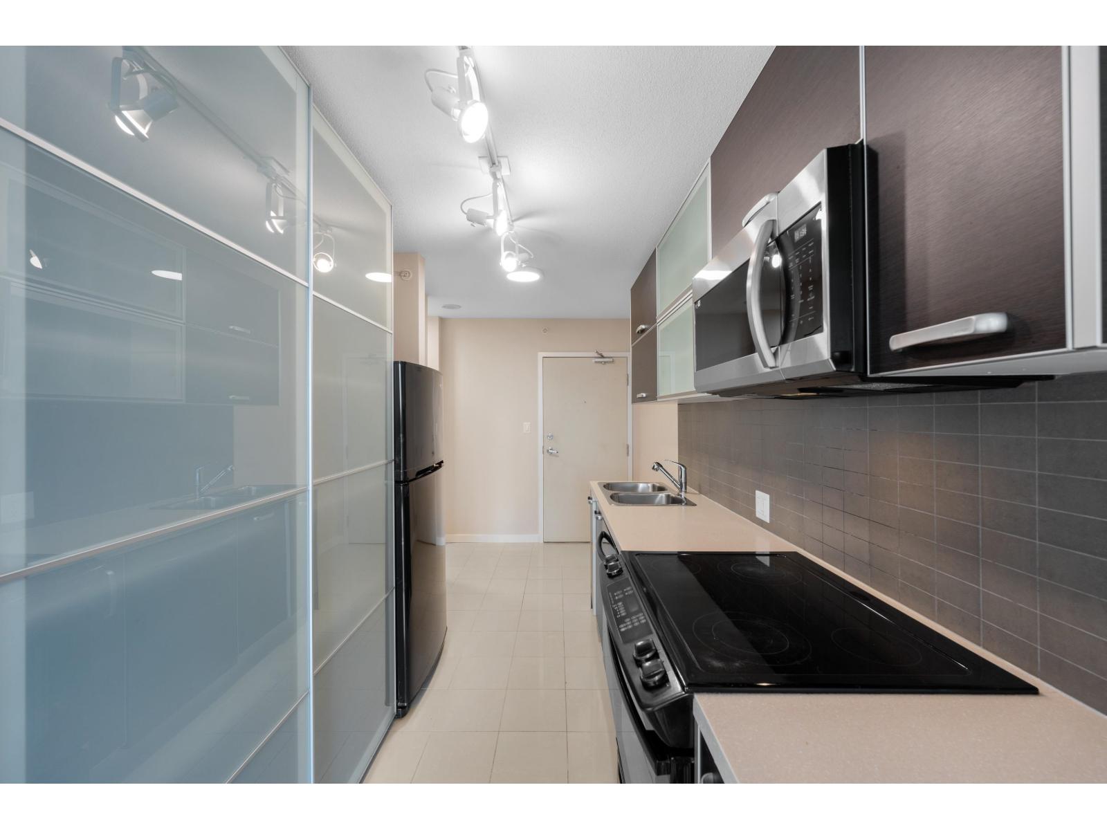 1105 9981 Whalley Boulevard, Surrey, British Columbia  V3T 0G6 - Photo 11 - R3100089