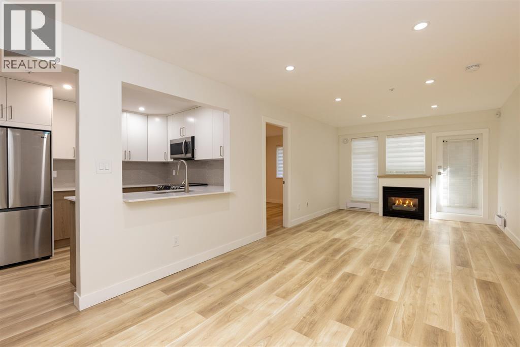 105 1190 Eastwood Street, Coquitlam, British Columbia  V3B 7S1 - Photo 3 - R3100706