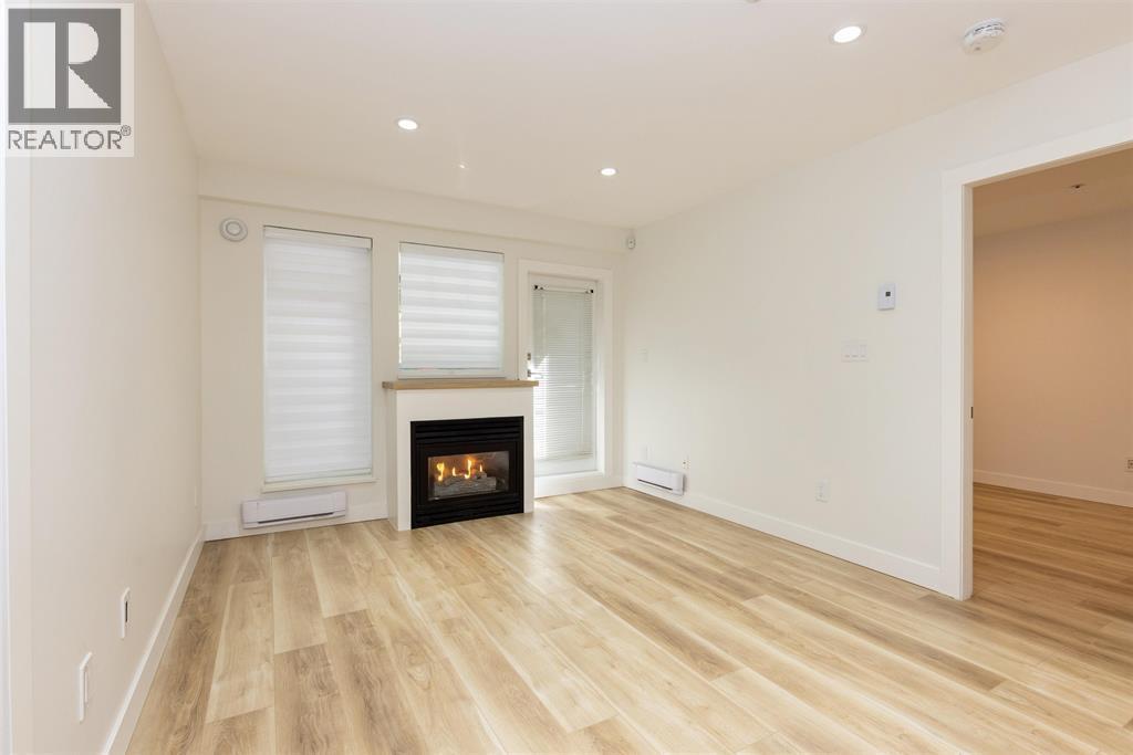 105 1190 Eastwood Street, Coquitlam, British Columbia  V3B 7S1 - Photo 2 - R3100706