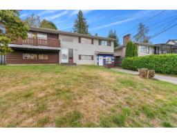 <div class="price">$1,299,000</div> 9892 130 Street, Surrey<br><div style="margin-bottom:8px;"><small>Royal LePage Global Force Realty<br>exp Realty Of Canada</small></div><div class='bed_bath'>9 Bed | 6 Bath</div>