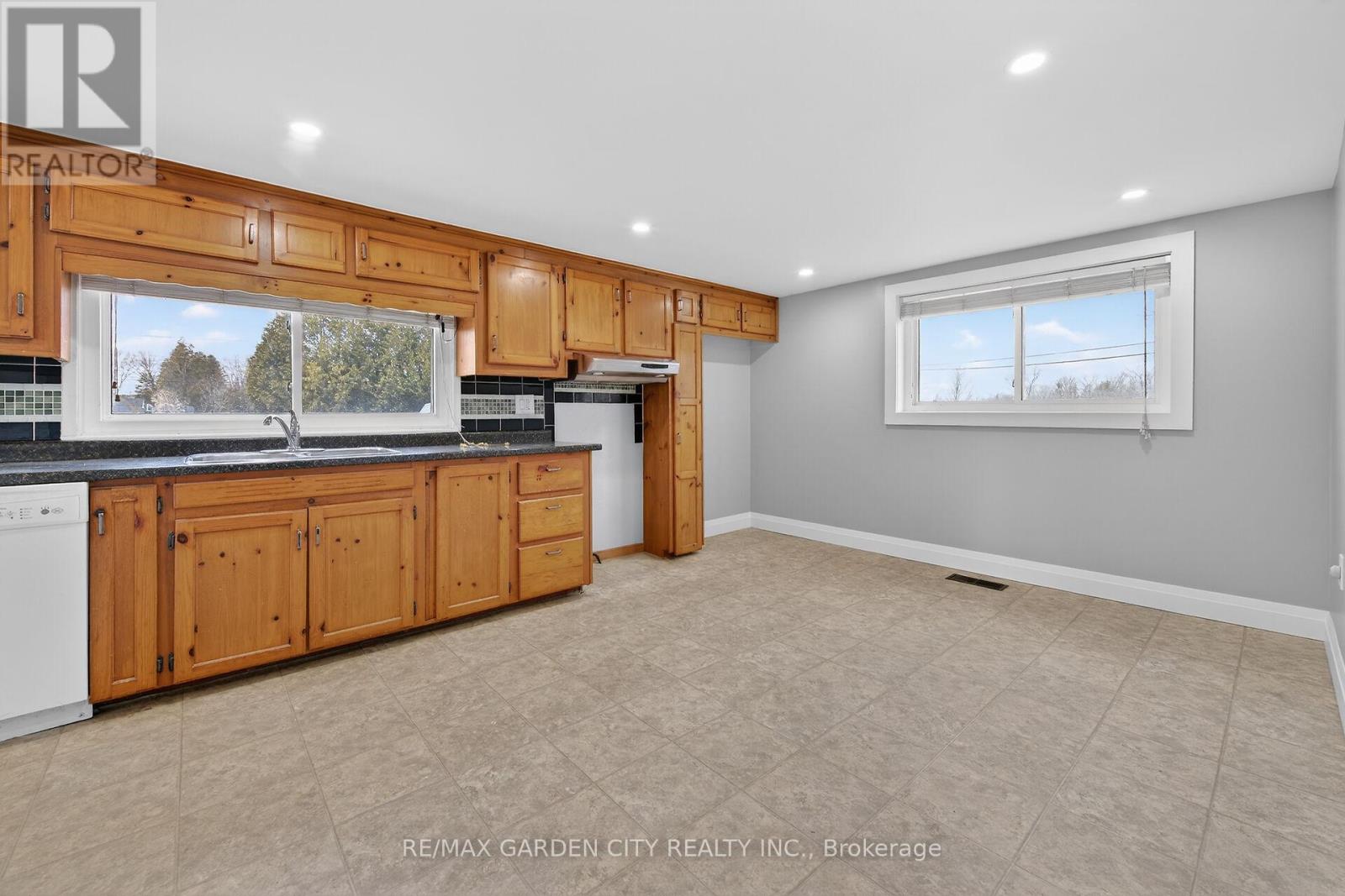 407 Bell Street, Ingersoll, Ontario  N5C 2P7 - Photo 12 - X12893264