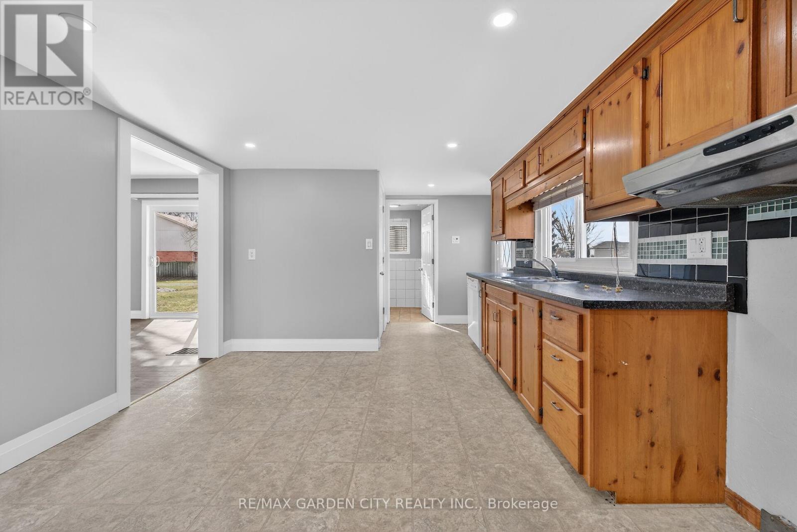 407 Bell Street, Ingersoll, Ontario  N5C 2P7 - Photo 13 - X12893264