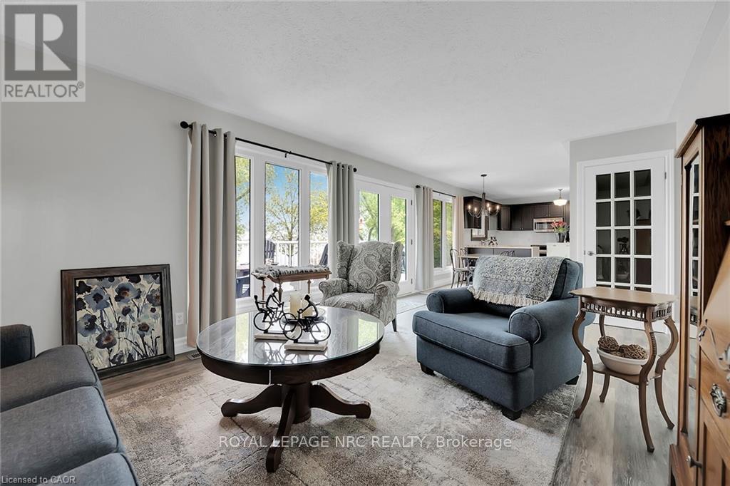 92 Hoover Point Lane, Haldimand, Ontario  N0A 1P0 - Photo 12 - X12893316