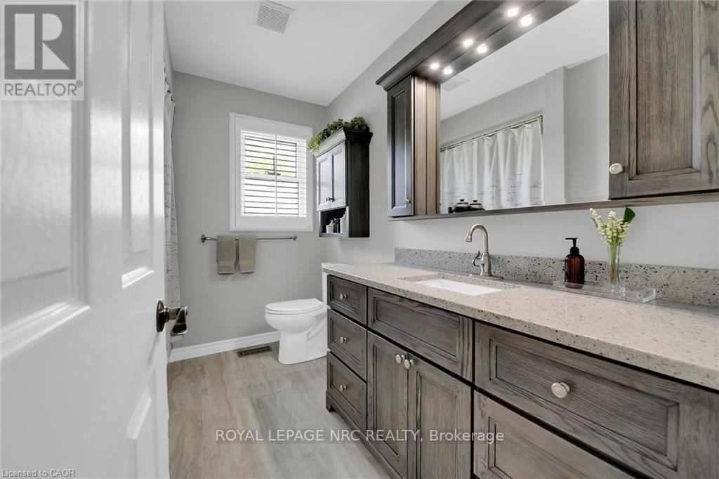 92 Hoover Point Lane, Haldimand, Ontario  N0A 1P0 - Photo 16 - X12893316