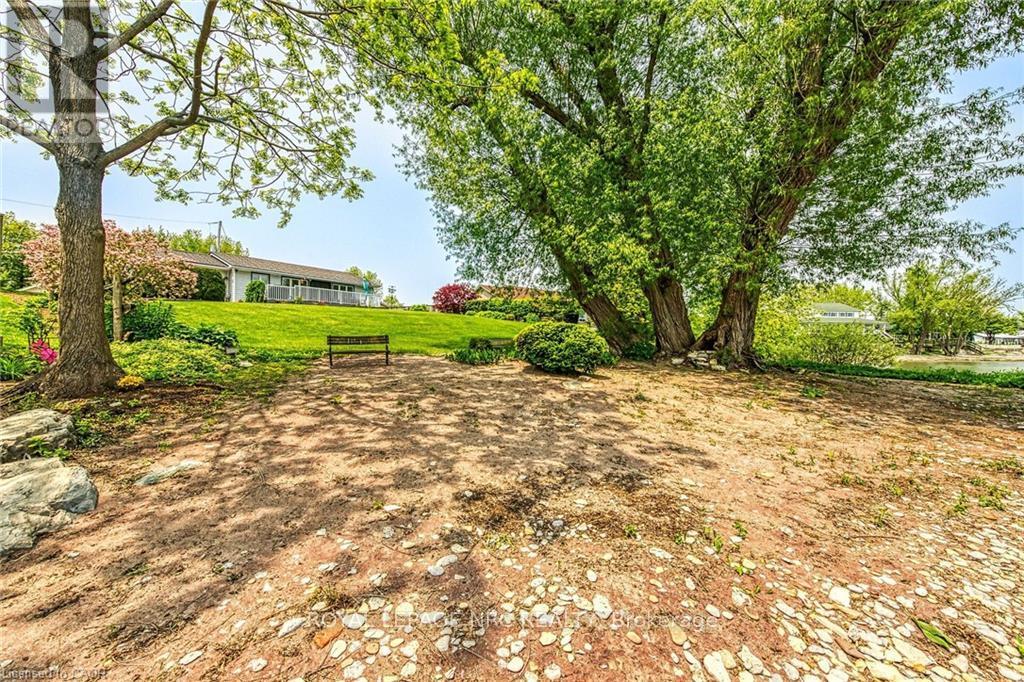 92 Hoover Point Lane, Haldimand, Ontario  N0A 1P0 - Photo 35 - X12893316