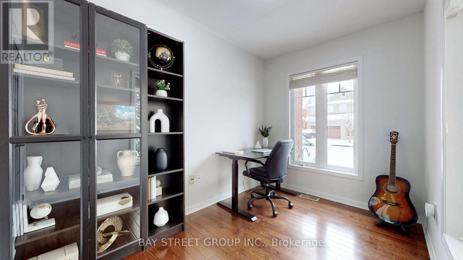 216 Emick Drive, Hamilton, Ontario  L9K 0E1 - Photo 11 - X12893364