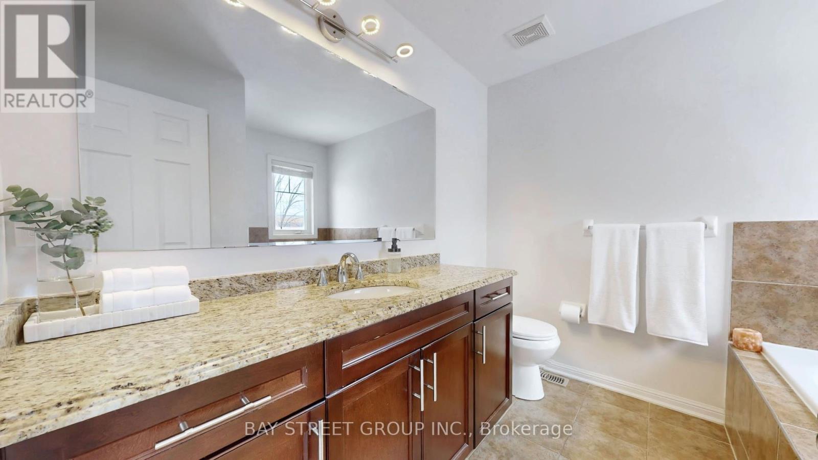 216 Emick Drive, Hamilton, Ontario  L9K 0E1 - Photo 19 - X12893364