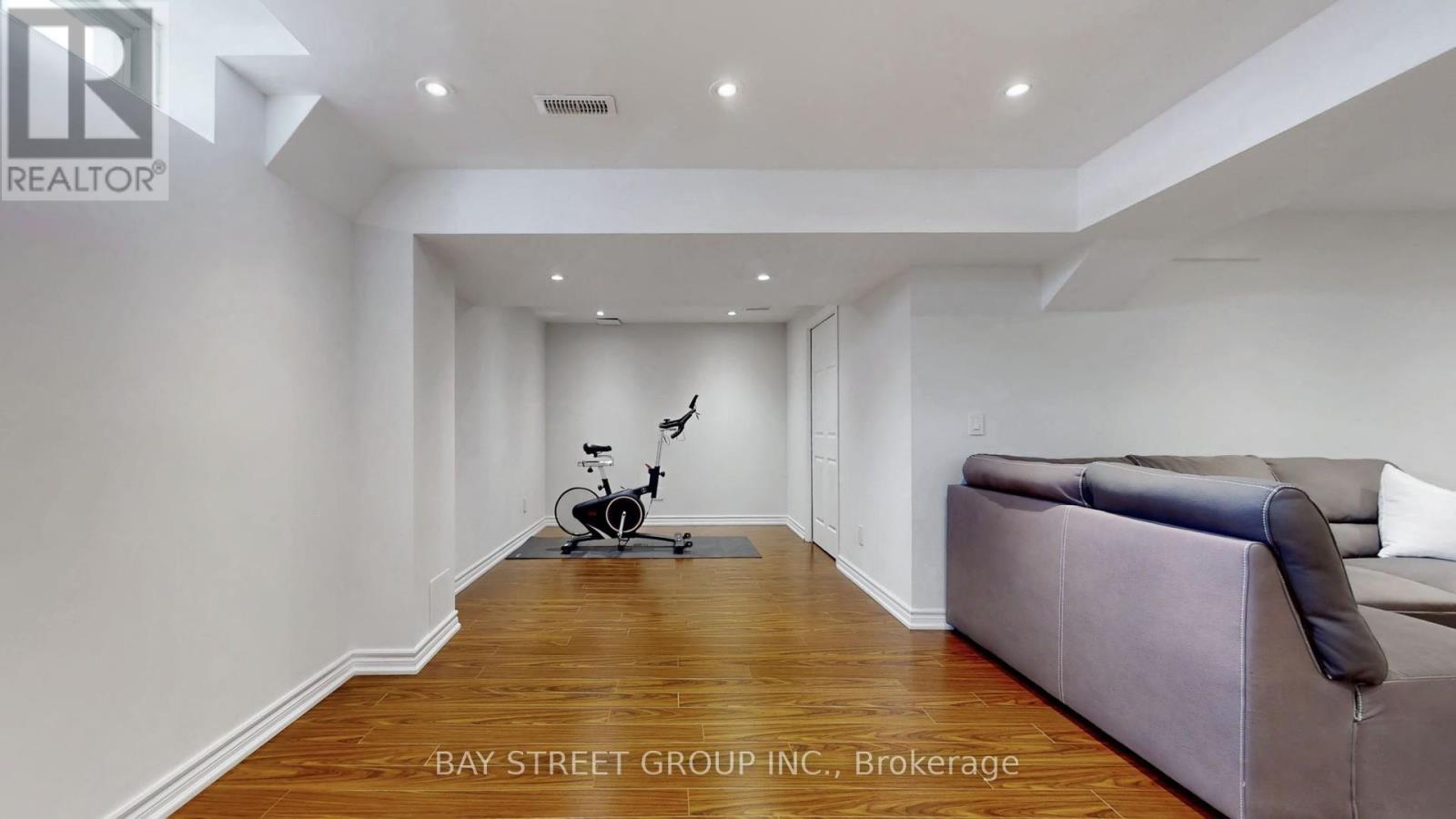 216 Emick Drive, Hamilton, Ontario  L9K 0E1 - Photo 31 - X12893364