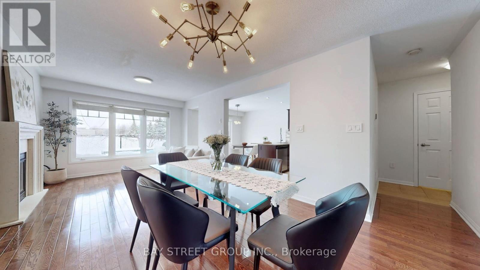 216 Emick Drive, Hamilton, Ontario  L9K 0E1 - Photo 4 - X12893364