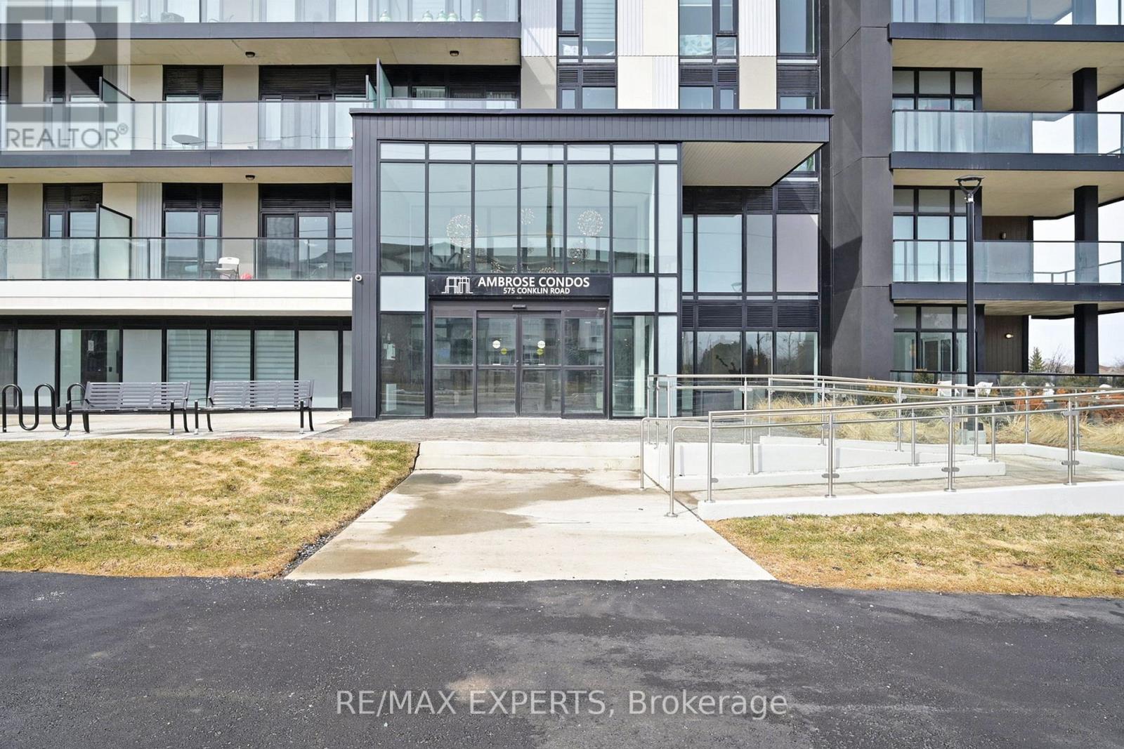 575 Conklin Road, Brantford, Ontario  N3T 0Y2 - Photo 2 - X12893390