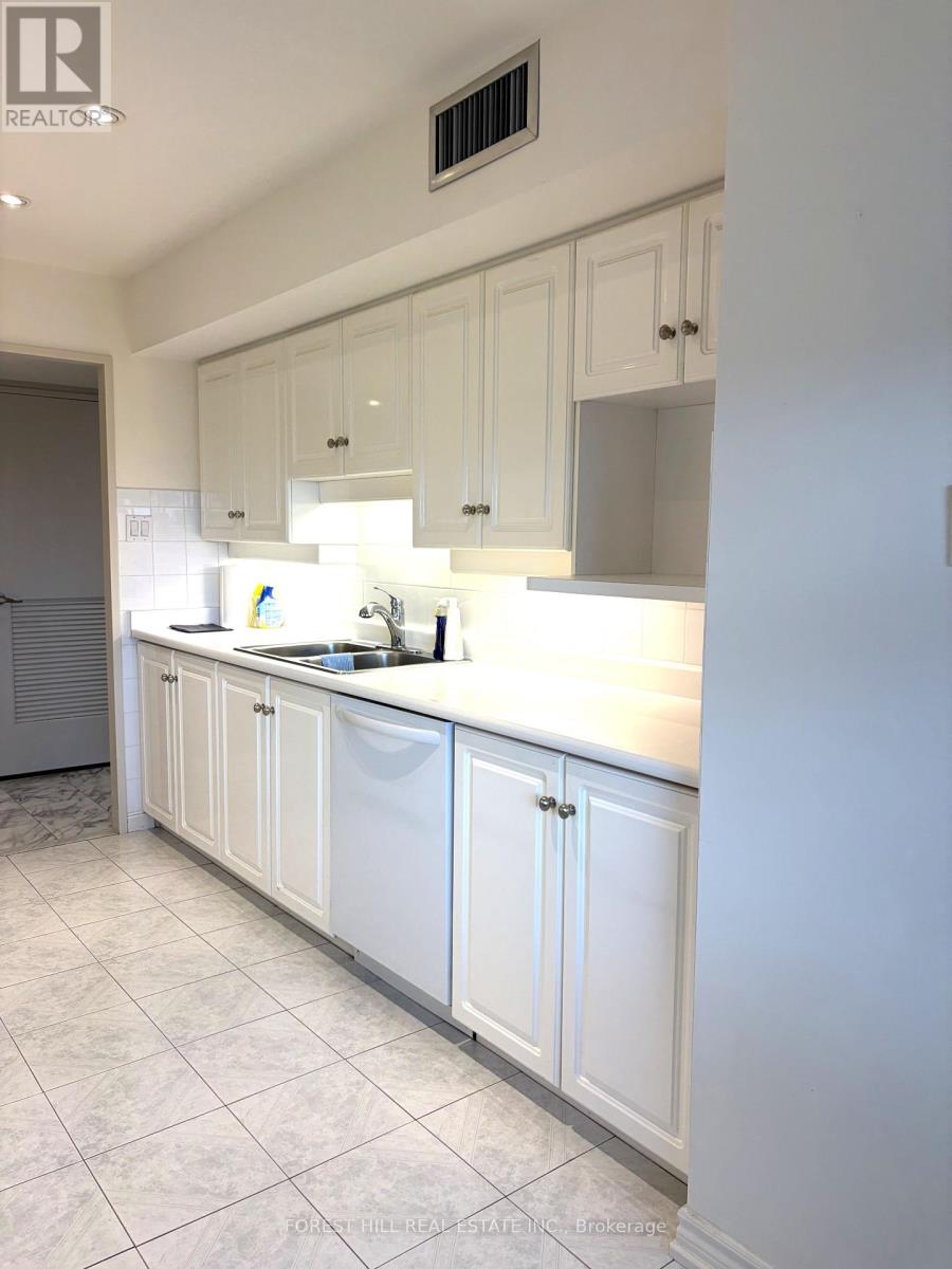 2501 - 1300 Bloor Street, Mississauga, Ontario  L4Y 3Z2 - Photo 12 - W12674274