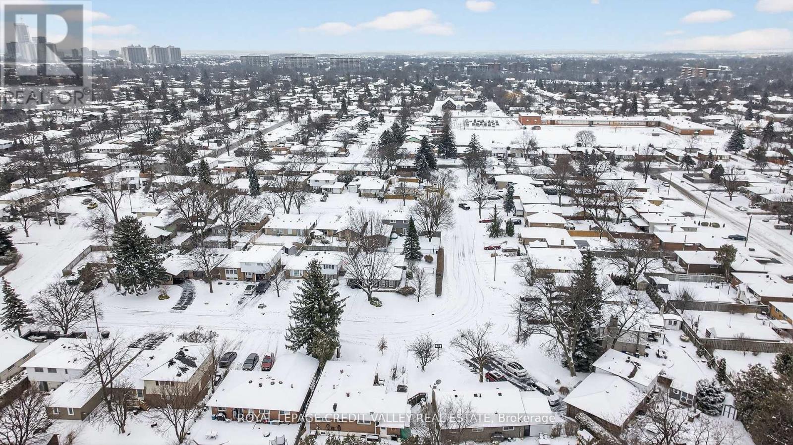 43 Benton Street, Brampton, Ontario  L6W 3B8 - Photo 47 - W12890364