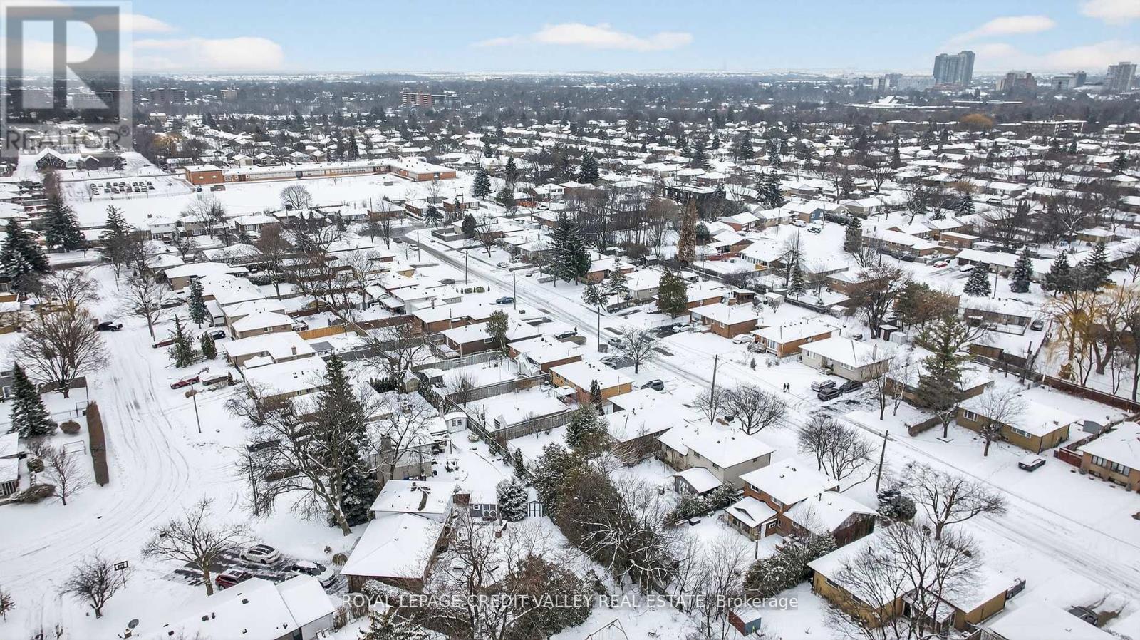 43 Benton Street, Brampton, Ontario  L6W 3B8 - Photo 48 - W12890364