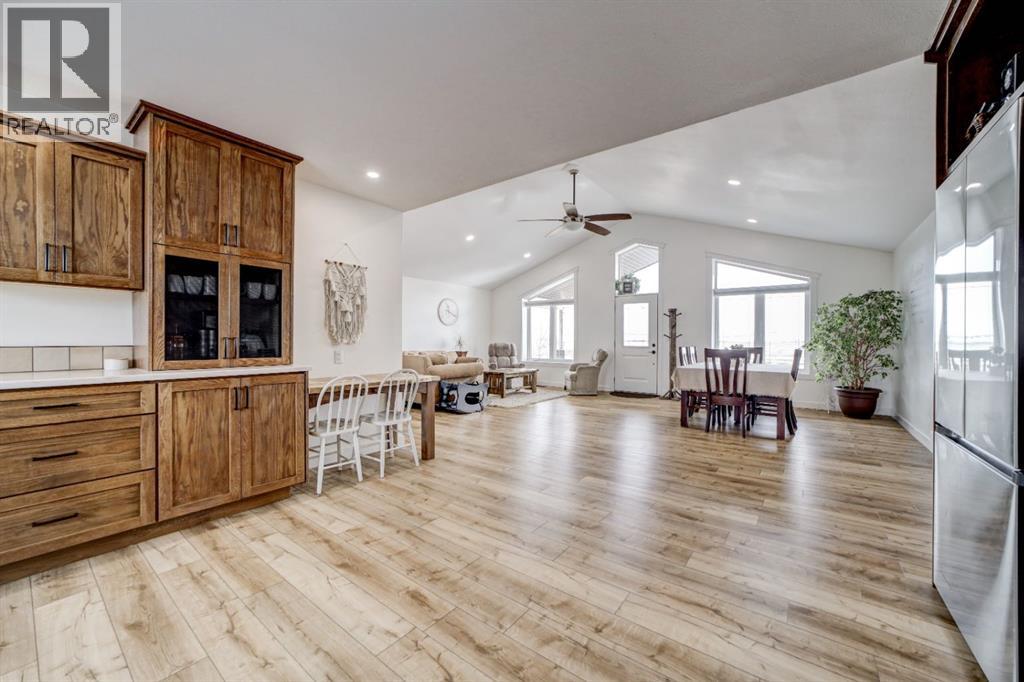 92008 Range Road 195, Rural Lethbridge County, Alberta  T1M 1M9 - Photo 15 - A2277079