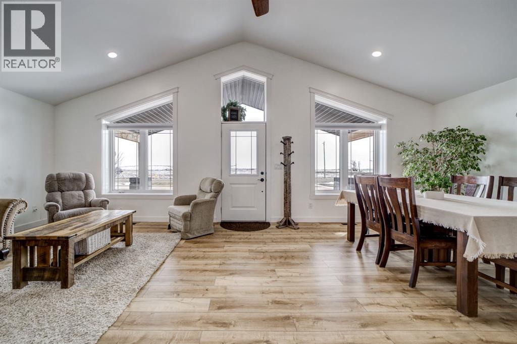 92008 Range Road 195, Rural Lethbridge County, Alberta  T1M 1M9 - Photo 5 - A2277079