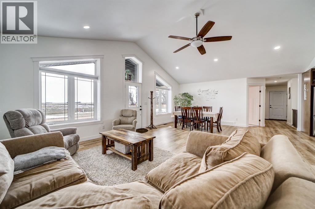 92008 Range Road 195, Rural Lethbridge County, Alberta  T1M 1M9 - Photo 7 - A2277079