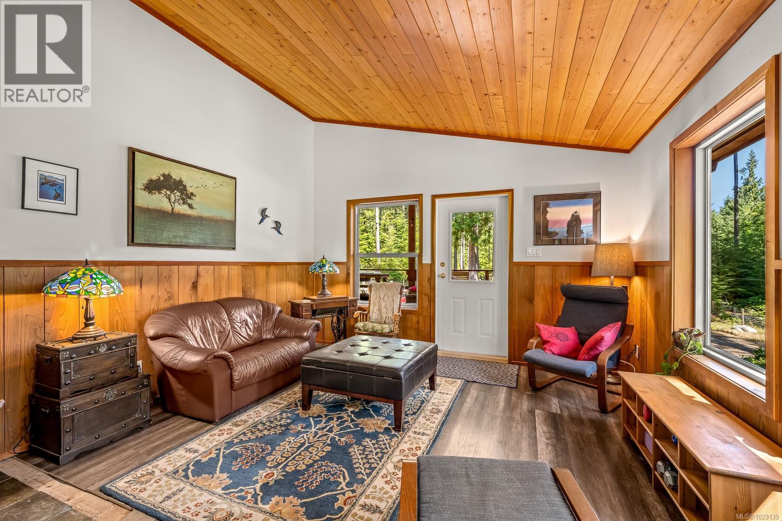 924 Siskin Lane, Cortes Island, British Columbia  V0P 1K0 - Photo 4 - 1029139