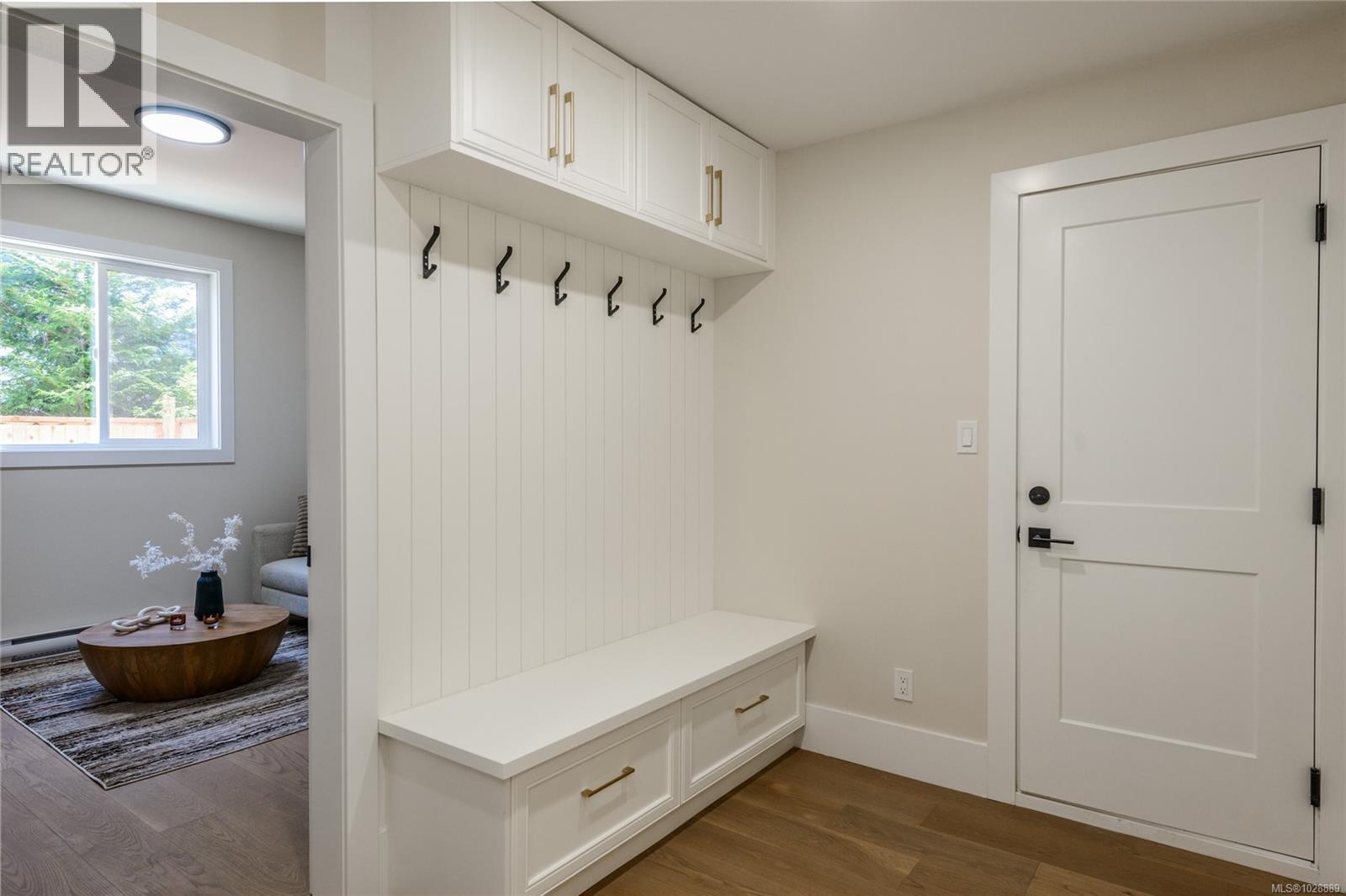 1246 Reynolds Rd, Saanich, British Columbia  V8P 2K7 - Photo 13 - 1028889