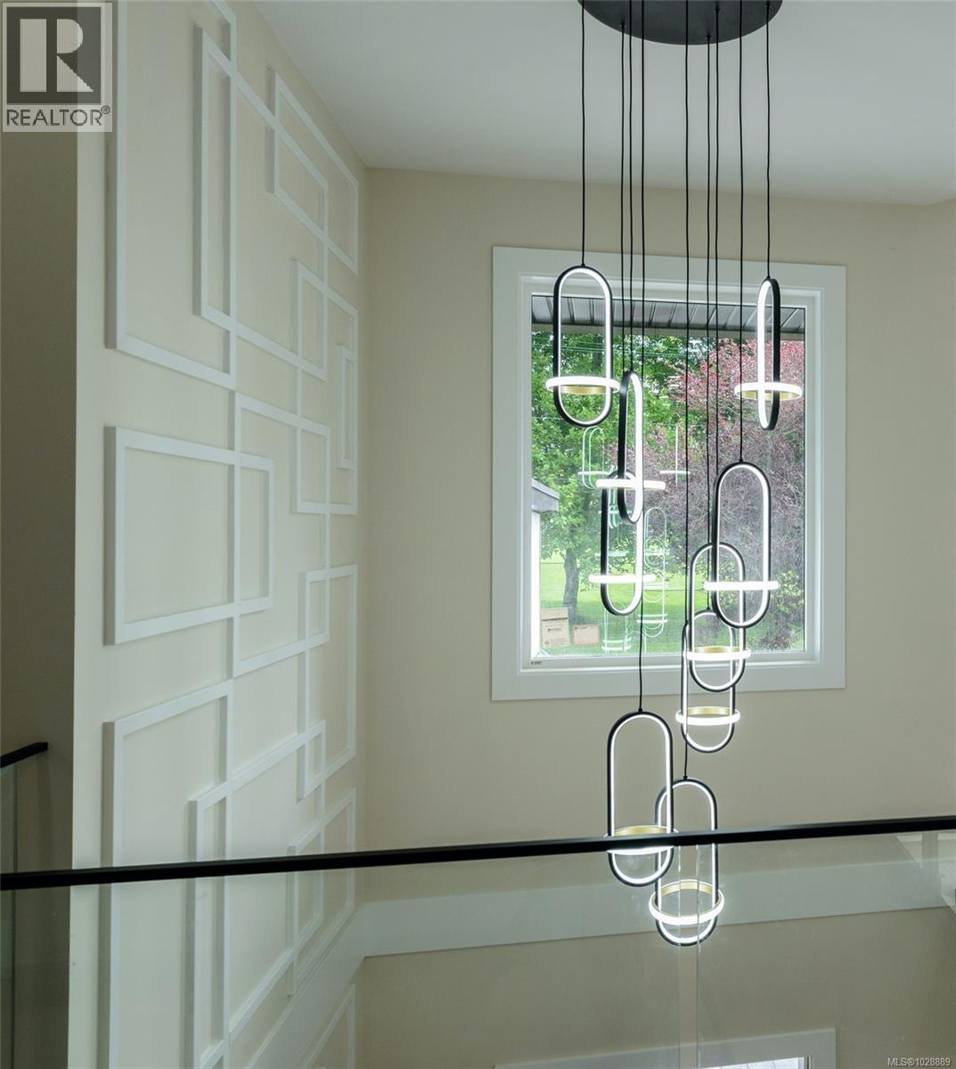 1246 Reynolds Rd, Saanich, British Columbia  V8P 2K7 - Photo 3 - 1028889