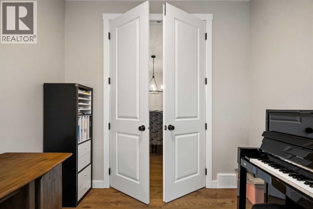 135 Silver Spruce Grove Sw, Calgary, Alberta  t2X 5M1 - Photo 19 - A2287454