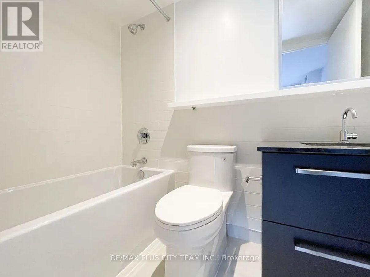 502 - 120 Varna Drive, Toronto (Englemount-Lawrence), Ontario  M6A 0B3 - Photo 8 - C12880662