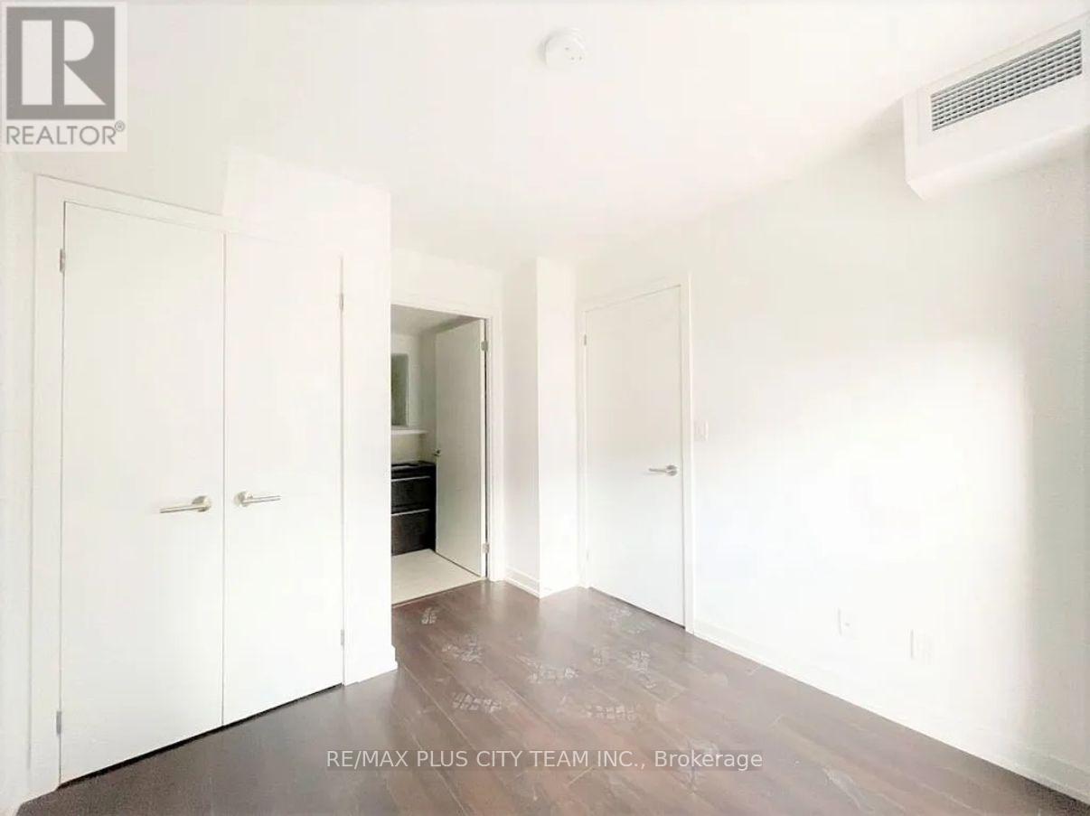 502 - 120 Varna Drive, Toronto (Englemount-Lawrence), Ontario  M6A 0B3 - Photo 7 - C12880662