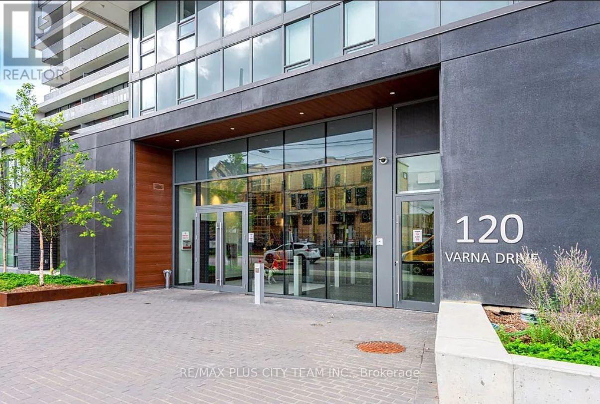 502 - 120 Varna Drive, Toronto (Englemount-Lawrence), Ontario  M6A 0B3 - Photo 2 - C12880662