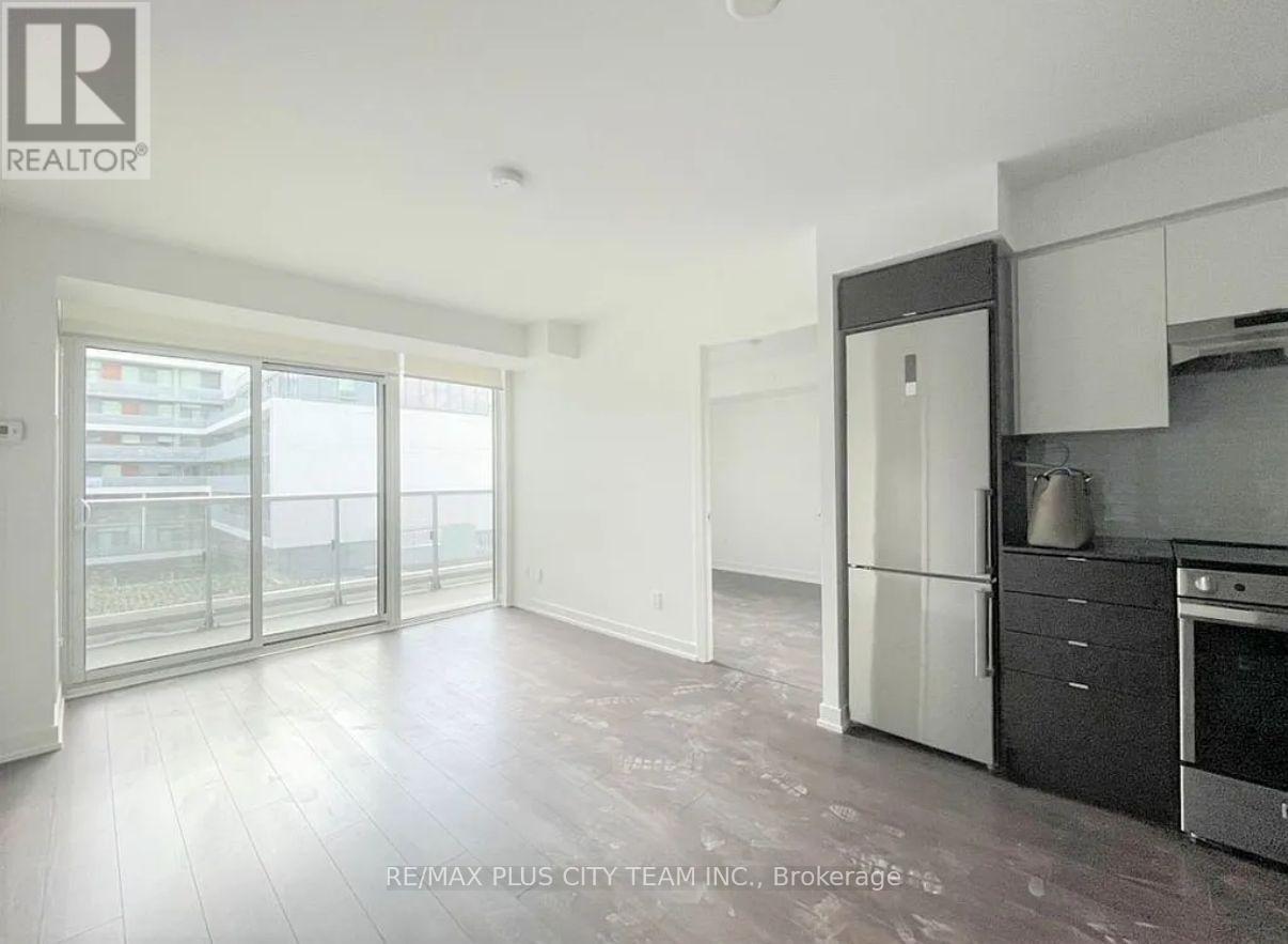 502 - 120 Varna Drive, Toronto (Englemount-Lawrence), Ontario  M6A 0B3 - Photo 3 - C12880662